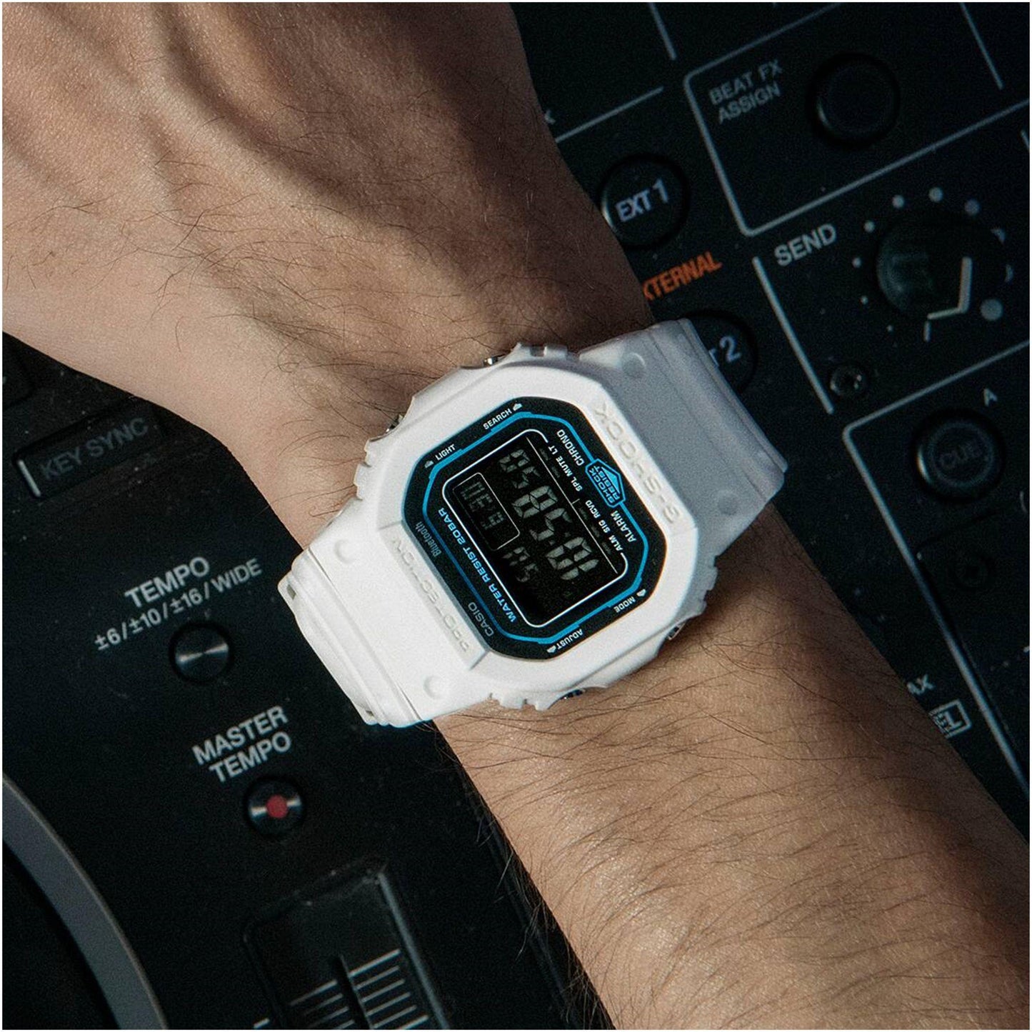 DW-B5600SF-7D